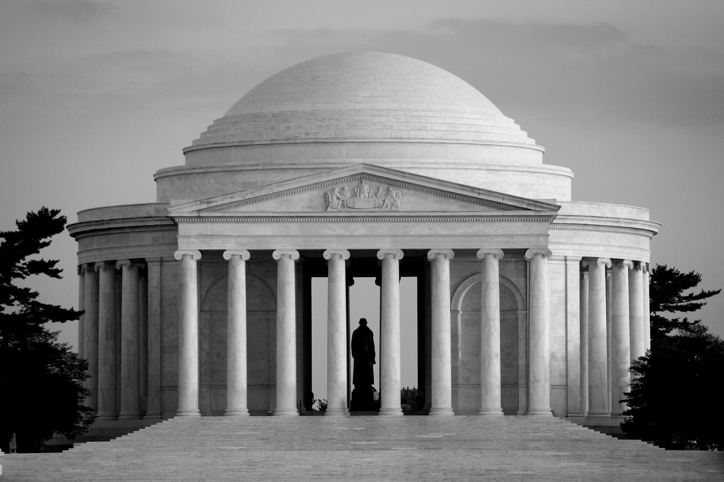 Jefferson Monument Black and White