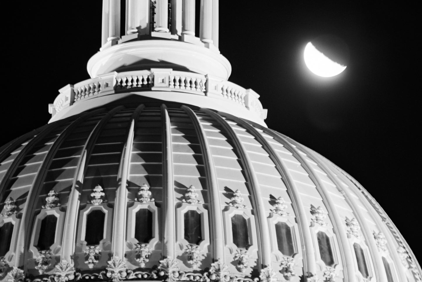 Capitol Moon Zoom - Black and White