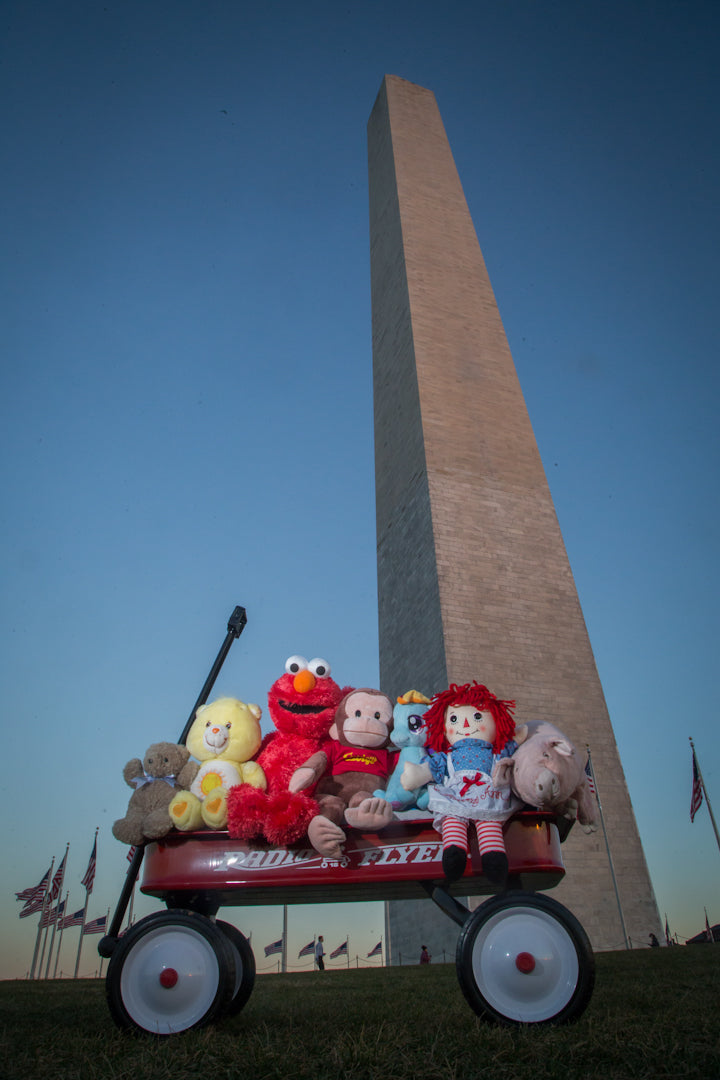 Elmo + Friends with Monument